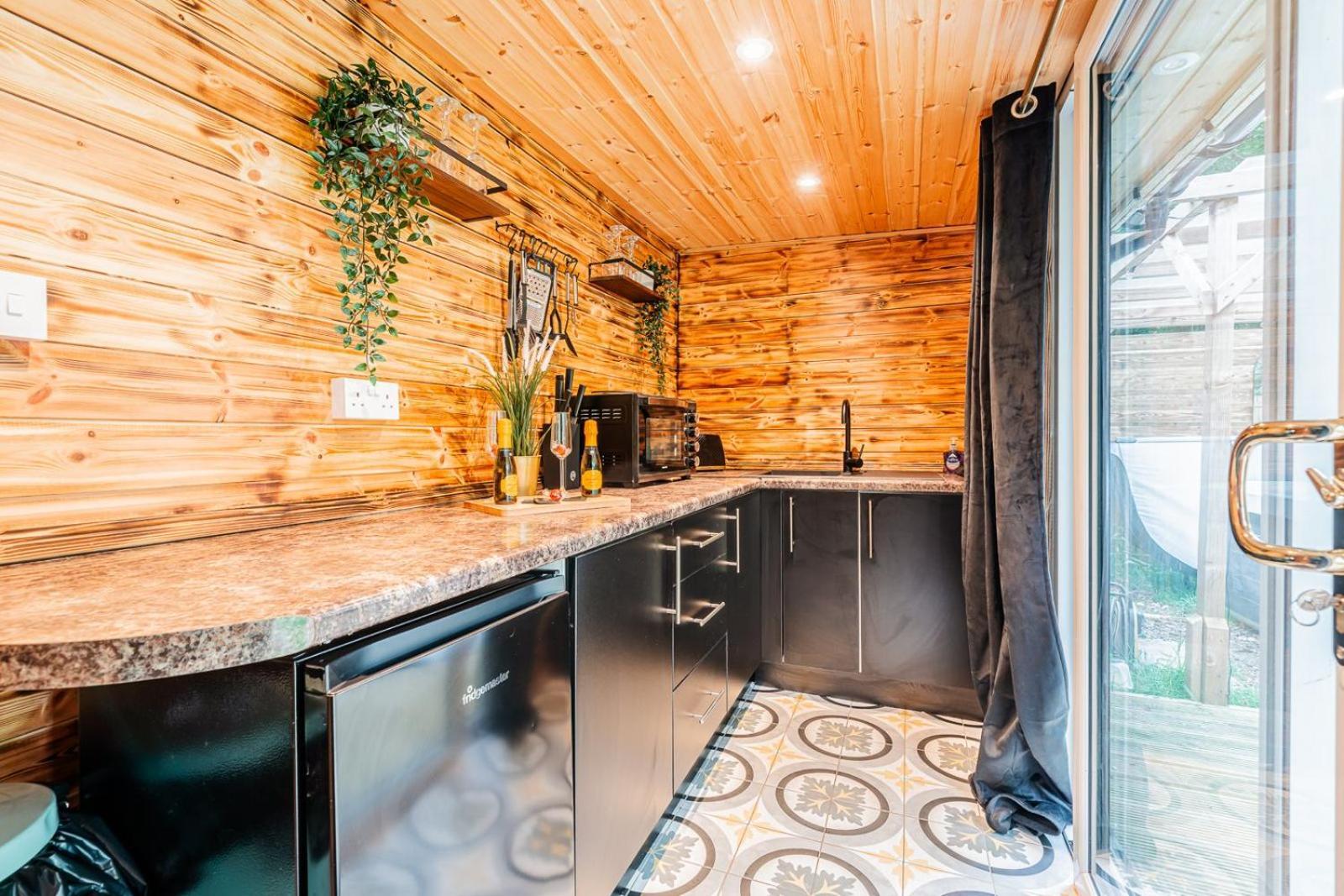 Cozy Cottage With Hot Tub! Cadnam Экстерьер фото